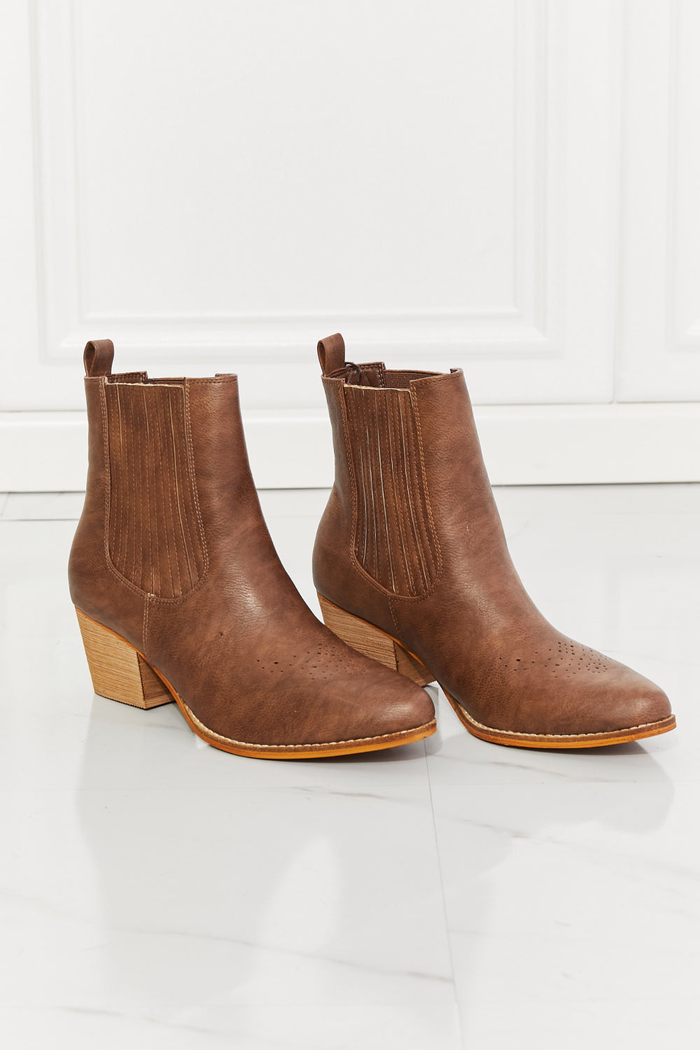 Stacked Heel Chelsea Boot in Chestnut