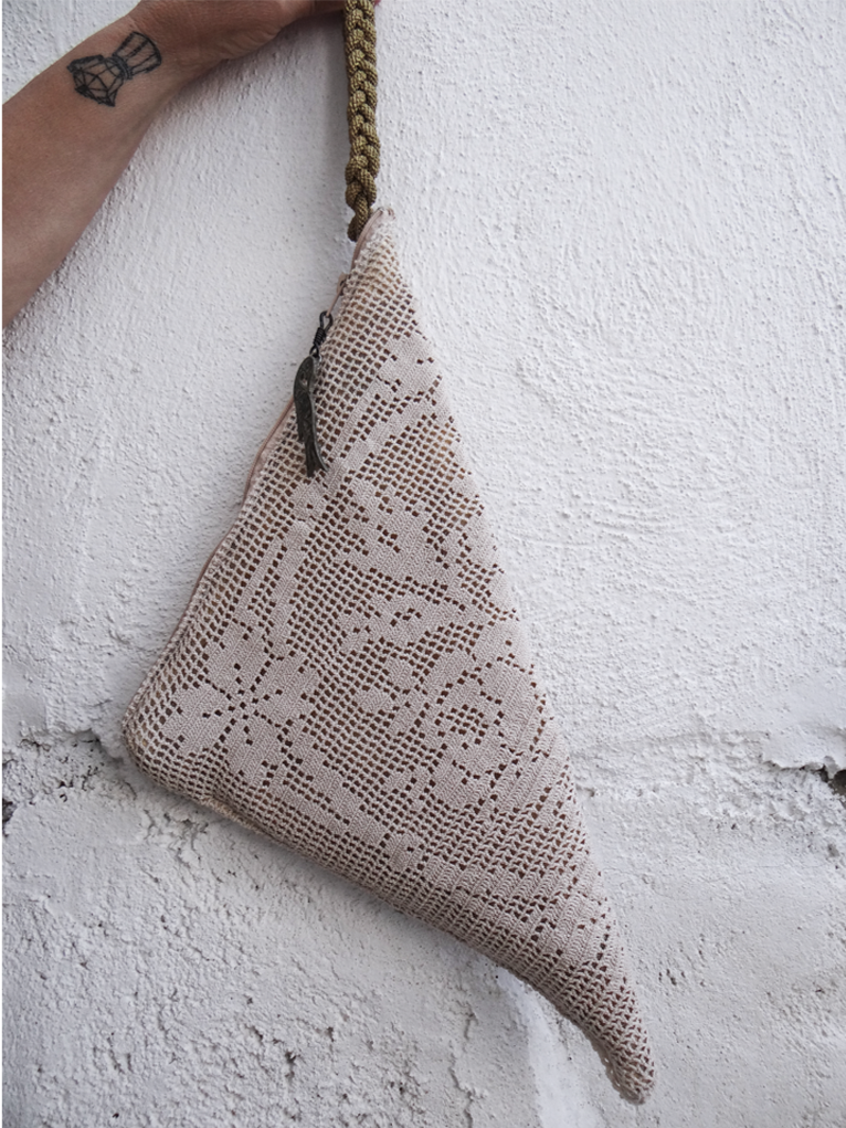 ANTITRA Turkish Triangular Clutch